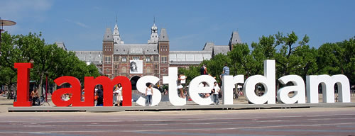 museumplein_i_amsterdam_mensen